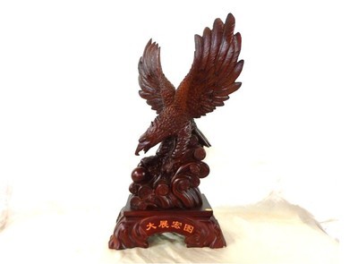 大展宏图鹰工艺品摆件 仿木纹系列的商务与家居艺术
